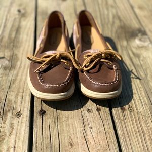 Women Sperry's